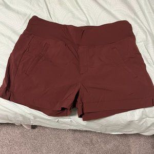 Athleta Trekkie North Short